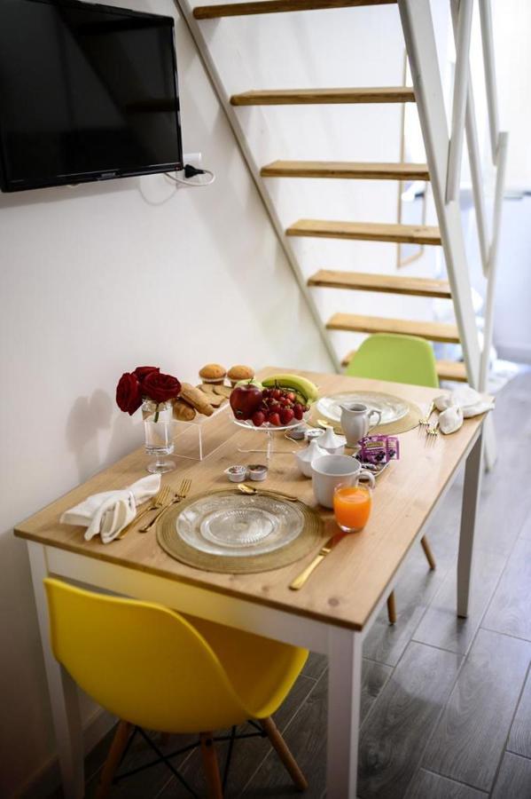 Central Guest House Napoli Esterno foto