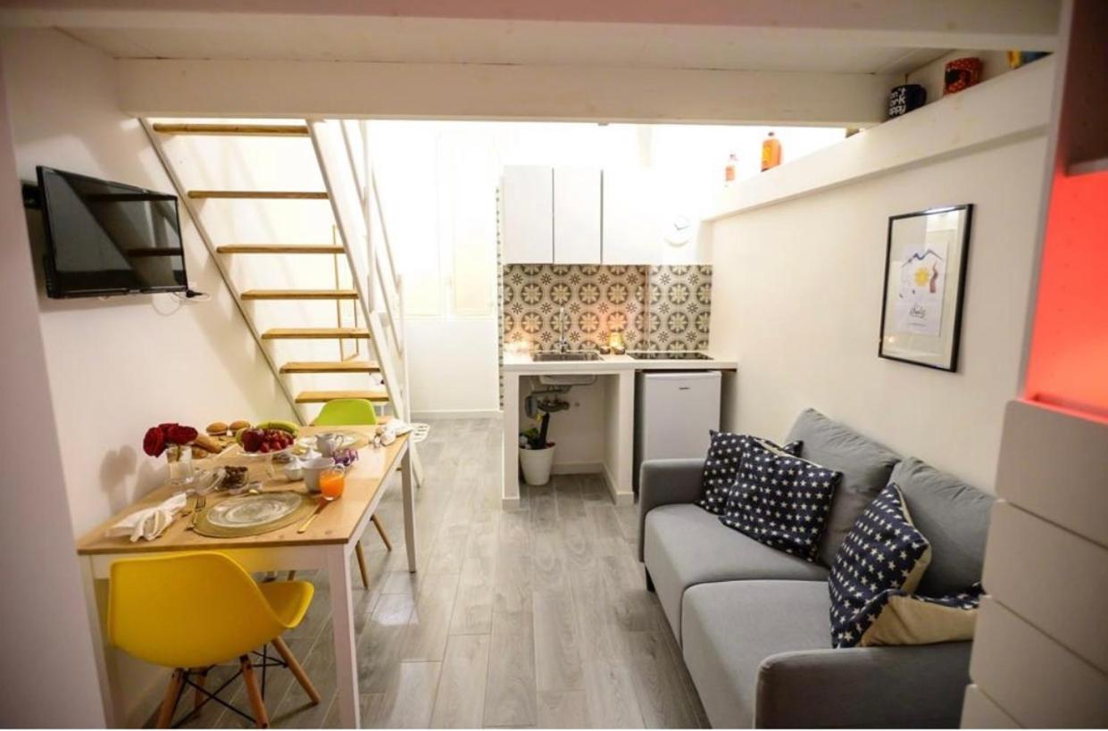 Central Guest House Napoli Esterno foto